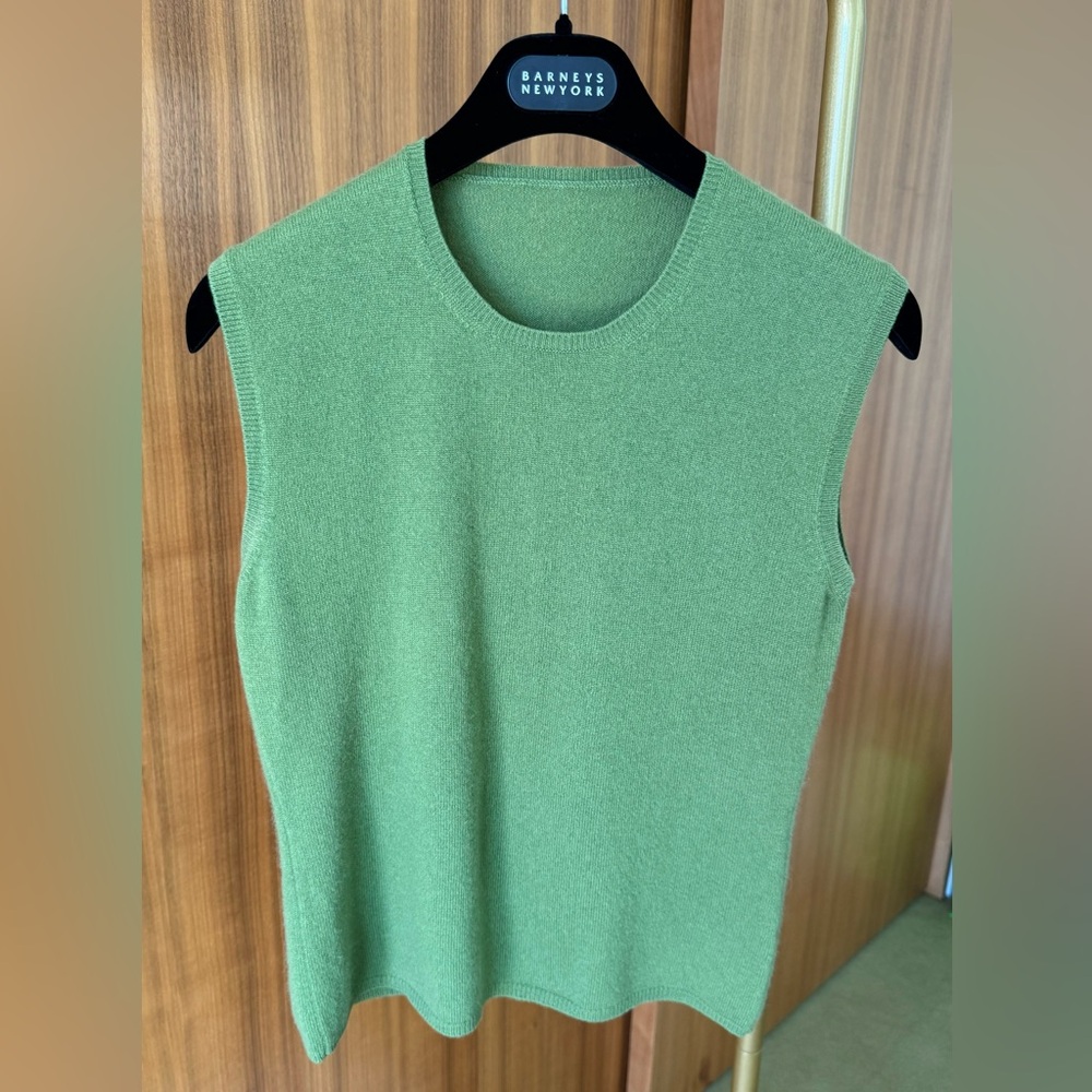 Sleeveless cashmere sweater.